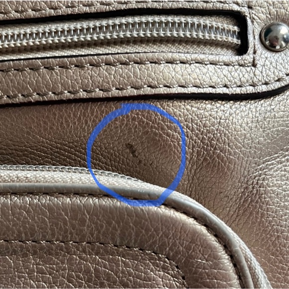 TIGNANELLO Soft Metallic Gold Crossbody Bag - Picture 5 of 6